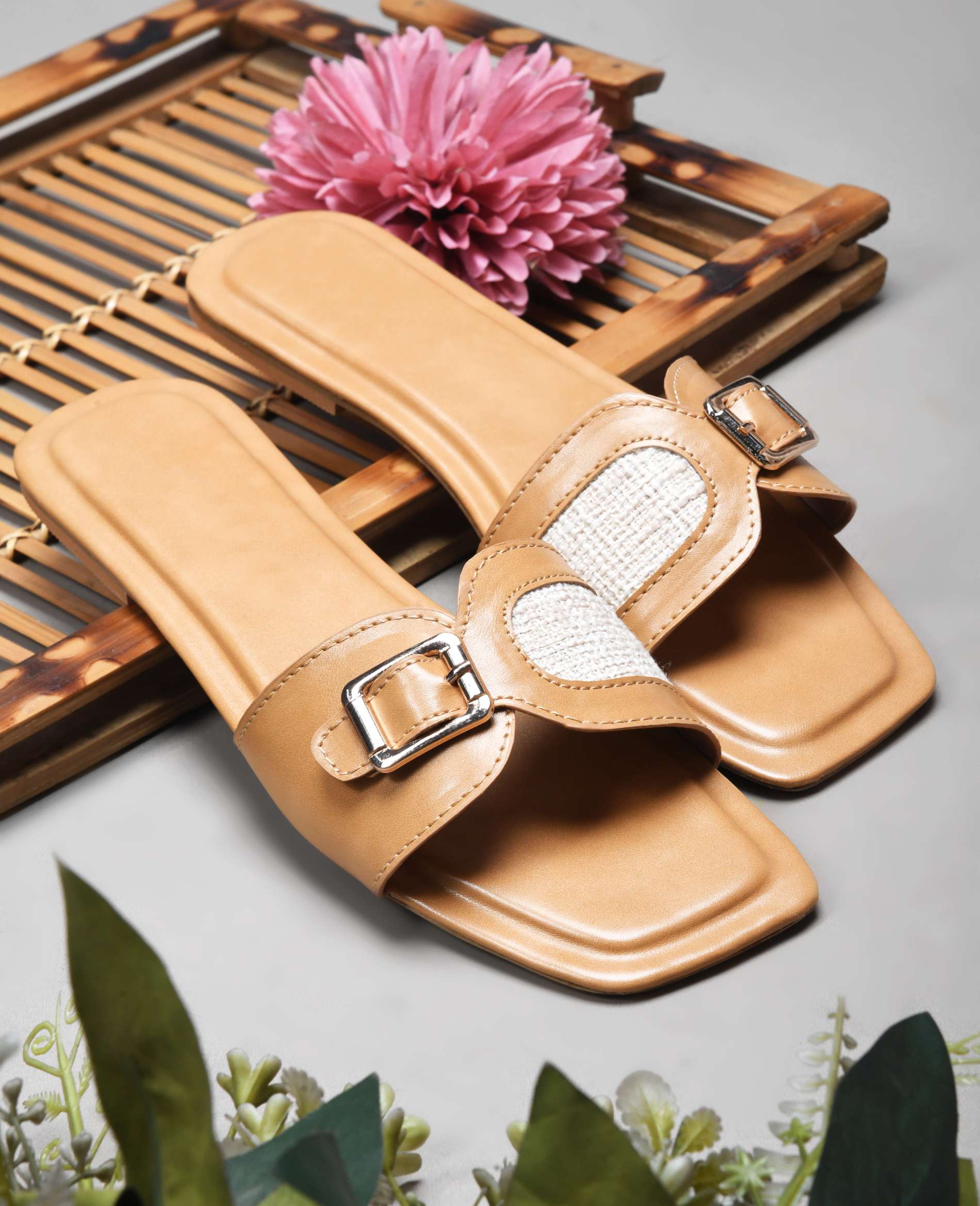 Charm Interlocked Flats